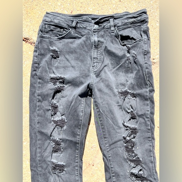 Kancan Distressed Black Jeans - Picture 2 of 6